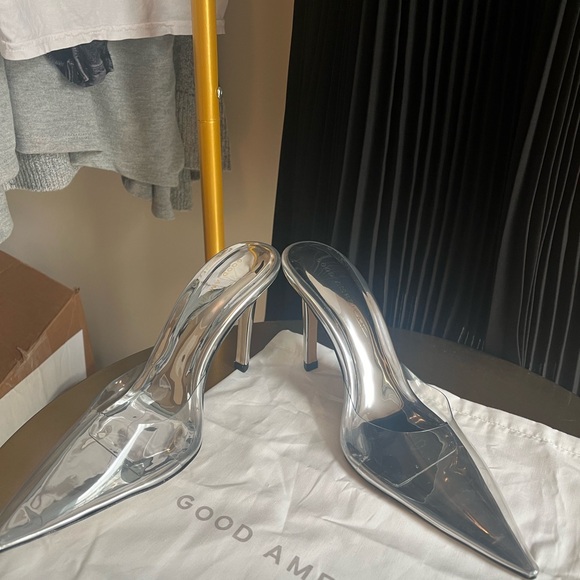 Good American Heels*Size 7* Clear with silver*Comes With Dust Bag* - Picture 3 of 9